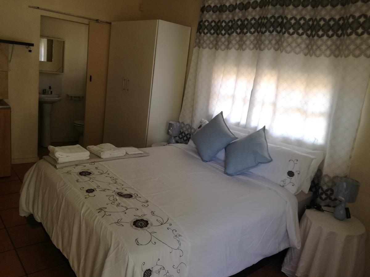 Mulmas Guest House Pretoria Exterior photo