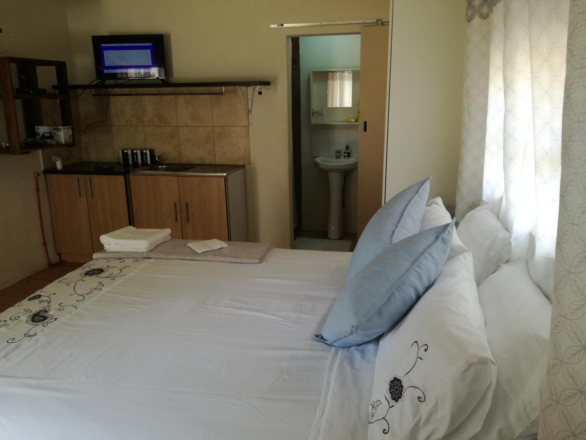Mulmas Guest House Pretoria Exterior photo
